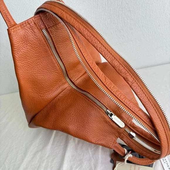 VALENTINA Made In Italy Pebbled Leather Convertible Backpack NEW W TAGS - Picture 6 of 16